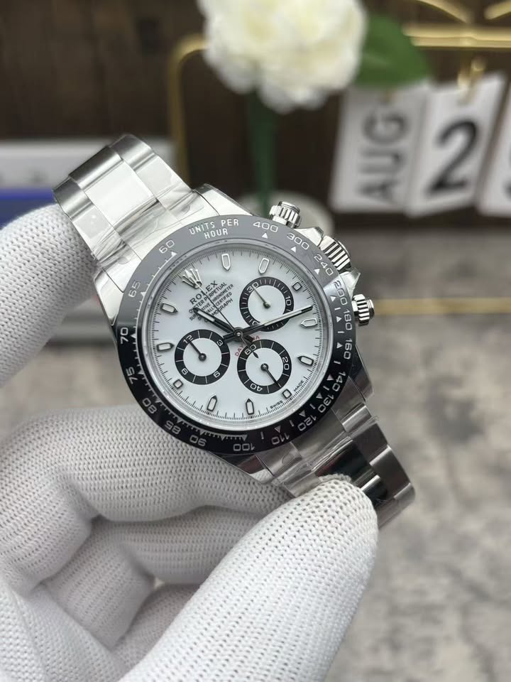 Daytona watch with a white "panda dial," powered by the Calibre 4130.