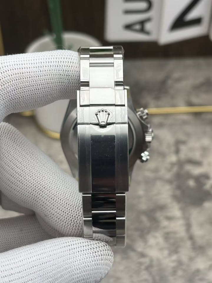 Daytona watch with a white "panda dial," powered by the Calibre 4130.